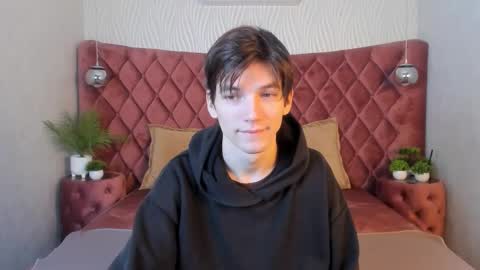 Snapshot of alfred_joness chatting on October 29, 2025, 7:21 am Alfred online show from October 29, 2025, 7:21 am