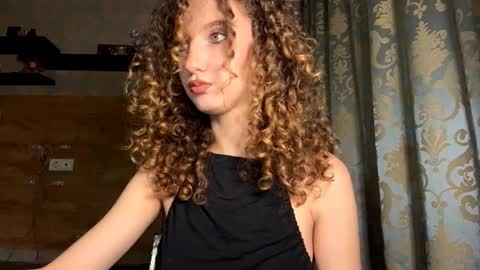 Snapshot of alfredaspagnolo chatting on November 22, 2025, 4:28 pm Tatiana online show from November 22, 2025, 4:28 pm