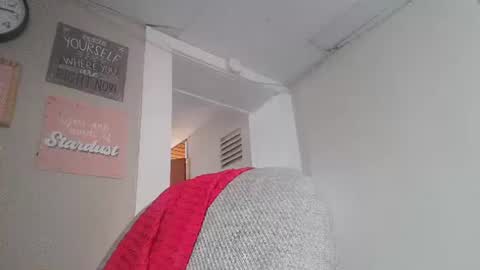 ali_tayler online show from October 25, 2025, 3:07 pm