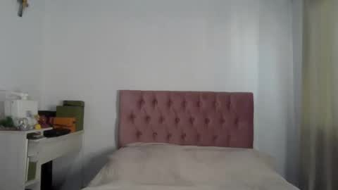 Snapshot of alia054 chatting on January 23, 2025, 1:13 pm Alia online show from January 23, 2025, 1:13 pm