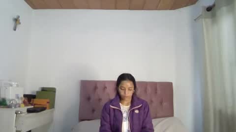 Snapshot of alia054 chatting on February 14, 2025, 3:47 pm Alia online show from February 14, 2025, 3:47 pm