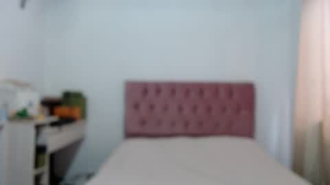 Snapshot of alia054 chatting on September 15, 2025, 12:27 pm Alia online show from September 15, 2025, 12:27 pm