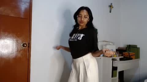 Snapshot of alia054 chatting on September 26, 2025, 1:48 pm Alia online show from September 26, 2025, 1:48 pm