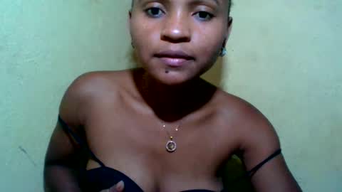 Snapshot of alia411613 chatting on May 23, 2026, 7:46 am alia411613 online show from May 23, 2026, 7:46 am