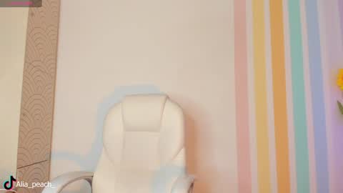 Snapshot of alia_peach_ chatting on December 14, 2024, 4:34 am Alia online show from December 14, 2024, 4:34 am