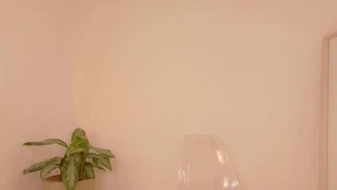 Snapshot of alia_peach_ chatting on December 14, 2025, 5:13 am Alia online show from December 14, 2025, 5:13 am