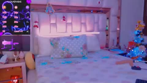 aliana_ross online show from December 4, 2025, 1:15 am