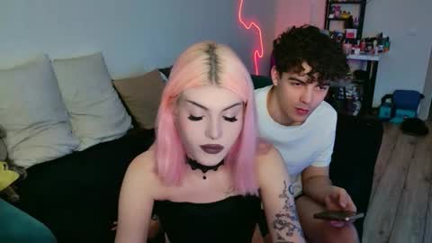 Snapshot of alice118james chatting on September 14, 2025, 6:07 pm alice and james online show from September 14, 2025, 6:07 pm