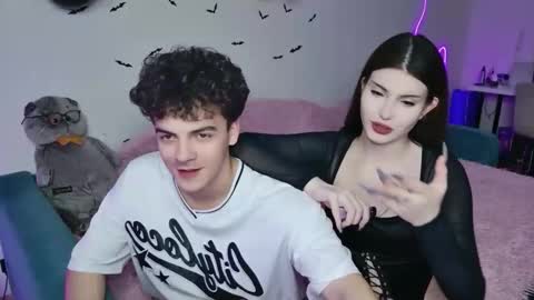 Snapshot of alice118james chatting on October 16, 2025, 7:26 pm alice and james online show from October 16, 2025, 7:26 pm