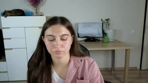 Alice online show from September 26, 2025, 6:56 pm