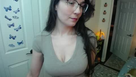 Snapshot of alice_asks chatting on May 24, 2026, 3:55 am Alice Asks online show from May 24, 2026, 3:55 am