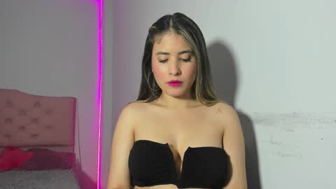 alice_cespedes online show from February 25, 2025, 9:35 pm