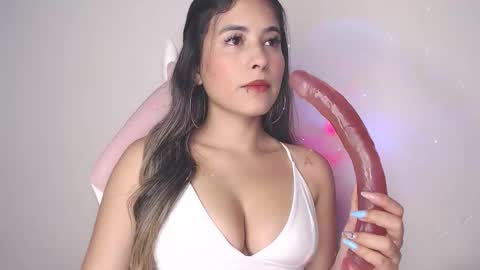 alice_cespedes online show from October 23, 2025, 10:19 pm