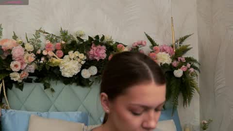 Snapshot of alice_charmy chatting on March 3, 2026, 5:19 pm Alice in Wonderland online show from March 3, 2026, 5:19 pm