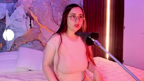 Mey online show from October 7, 2025, 2:42 am