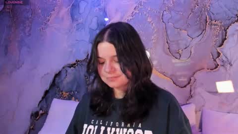 Mey online show from December 5, 2025, 1:03 am