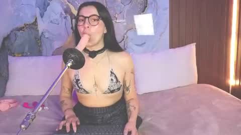 Snapshot of alice_cute77 chatting on June 23, 2026, 2:37 pm Mey online show from June 23, 2026, 2:37 pm