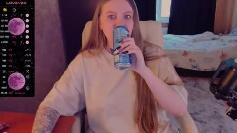 Snapshot of alice_dreamgirl_ chatting on December 17, 2024, 10:12 am Alice 3 online show from December 17, 2024, 10:12 am