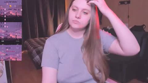 Snapshot of alice_dreamgirl_ chatting on October 15, 2025, 9:42 am Alice 3 online show from October 15, 2025, 9:42 am