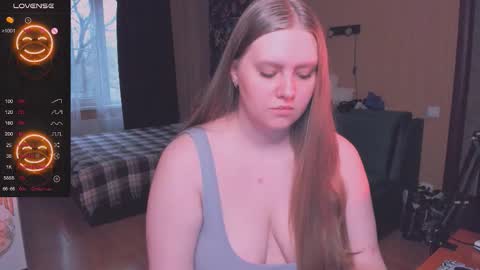 Snapshot of alice_dreamgirl_ chatting on November 7, 2025, 12:05 pm Alice 3 online show from November 7, 2025, 12:05 pm