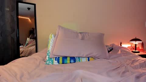 Alice  online show from December 19, 2024, 6:12 am