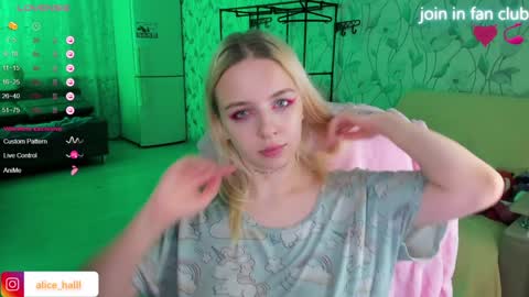alice_halle online show from December 2, 2024, 3:47 pm