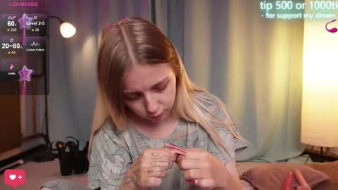 alice_halle online show from September 11, 2025, 8:14 am