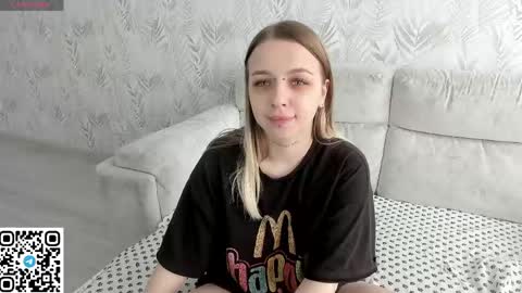 Snapshot of alice_halle chatting on May 18, 2026, 6:41 am alice_halle online show from May 18, 2026, 6:41 am