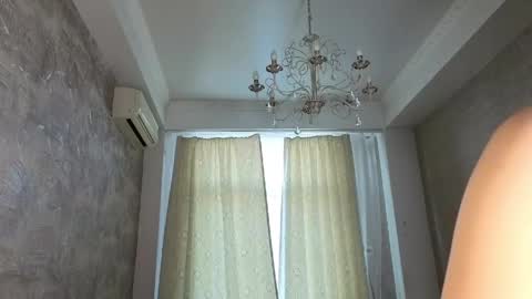 Snapshot of alice_liss_ chatting on May 10, 2026, 3:39 pm Alice online show from May 10, 2026, 3:39 pm