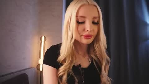 Snapshot of alice_lov3rs chatting on May 27, 2026, 11:07 am Alice online show from May 27, 2026, 11:07 am