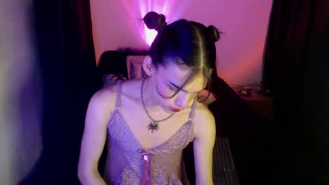 alice_m00nn online show from December 10, 2024, 9:01 am