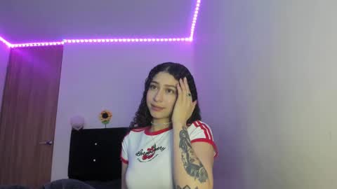 alice and amber online show from February 25, 2025, 8:14 am