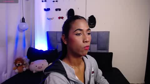    online show from November 26, 2025, 7:04 pm