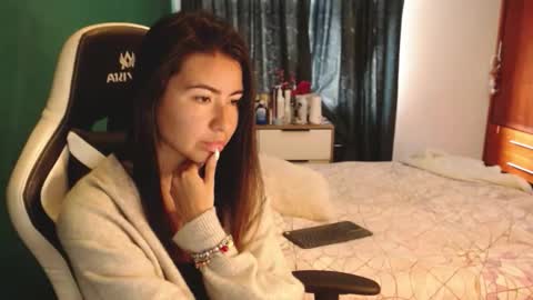 Alice online show from December 19, 2025, 7:43 pm