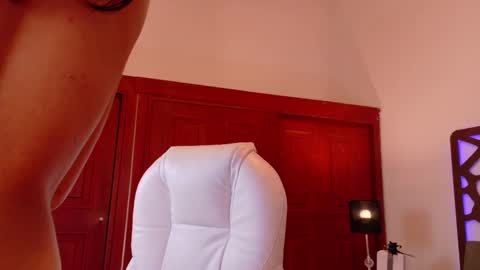 alice_rous21 online show from November 21, 2025, 2:49 pm