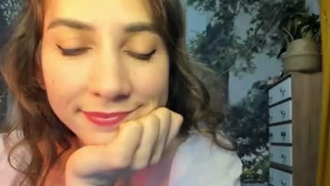 Snapshot of alice_sincere chatting on July 6, 2026, 9:17 pm Alice Love you all online show from July 6, 2026, 9:17 pm