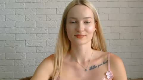 Snapshot of alice_sweet_01 chatting on July 6, 2026, 12:35 pm Alice online show from July 6, 2026, 12:35 pm