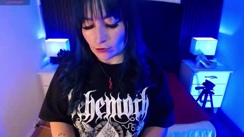 Alice online show from December 1, 2025, 6:57 pm