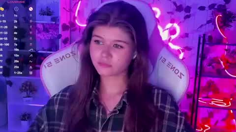 Snapshot of alice_tails chatting on July 8, 2026, 7:29 pm Alice online show from July 8, 2026, 7:29 pm