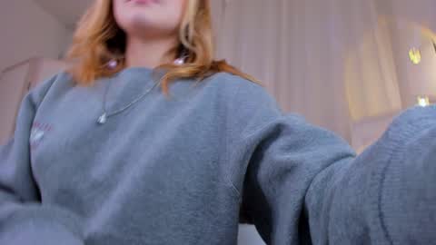 Snapshot of alice_tucci chatting on December 5, 2024, 8:00 pm Alice online show from December 5, 2024, 8:00 pm