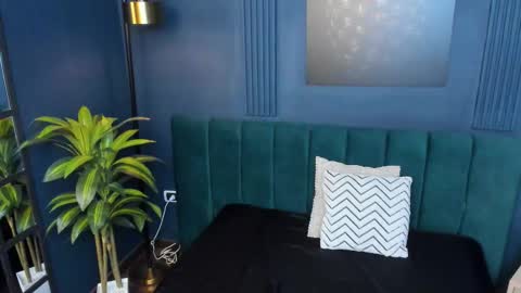 Alice and Asia online show from October 30, 2025, 3:30 am