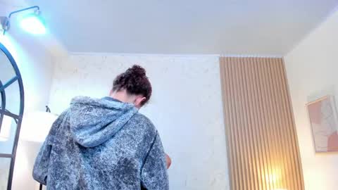 Alice and Asia online show from April 9, 2026, 7:30 pm