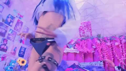     online show from April 19, 2026, 9:39 pm