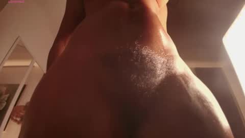 aliceblaker_ online show from April 18, 2026, 3:32 am