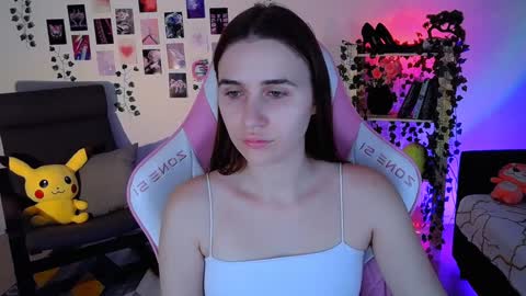 alicecharmy online show from December 6, 2024, 1:22 pm