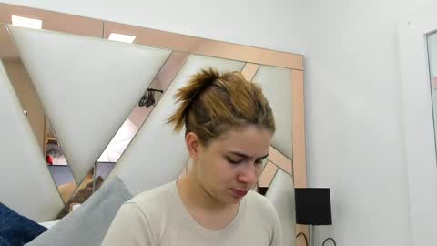 Snapshot of alicecruuz chatting on June 3, 2026, 12:08 pm AliceCruz online show from June 3, 2026, 12:08 pm