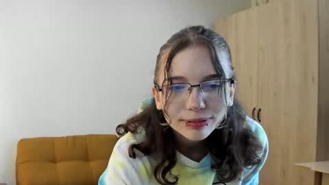 Snapshot of alicecutness chatting on June 16, 2026, 5:32 am Alice online show from June 16, 2026, 5:32 am