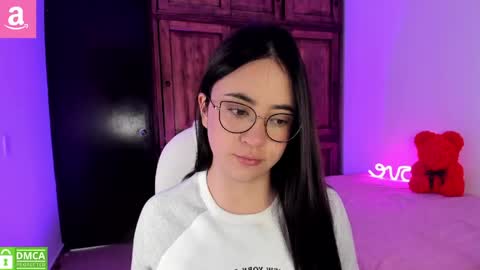 Snapshot of alicee_2 chatting on May 13, 2026, 7:11 pm Aliceee .. 97YP9VWGZHrefnav wishlist lists 1 online show from May 13, 2026, 7:11 pm