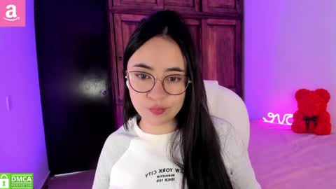 Snapshot of alicee_2 chatting on May 17, 2026, 7:32 pm Aliceee .. 97YP9VWGZHrefnav wishlist lists 1 online show from May 17, 2026, 7:32 pm
