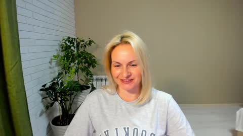 Alicee online show from January 26, 2025, 6:37 pm